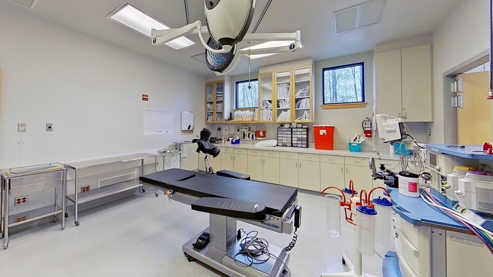 340 Birchwood Ave, Bellingham, WA for lease - Building Photo - Image 2 of 14