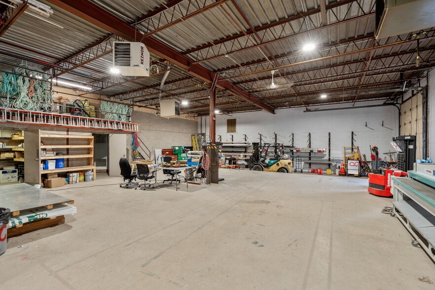 1501 Sieveright Rd, Gloucester, ON for sale - Interior Photo - Image 3 of 12