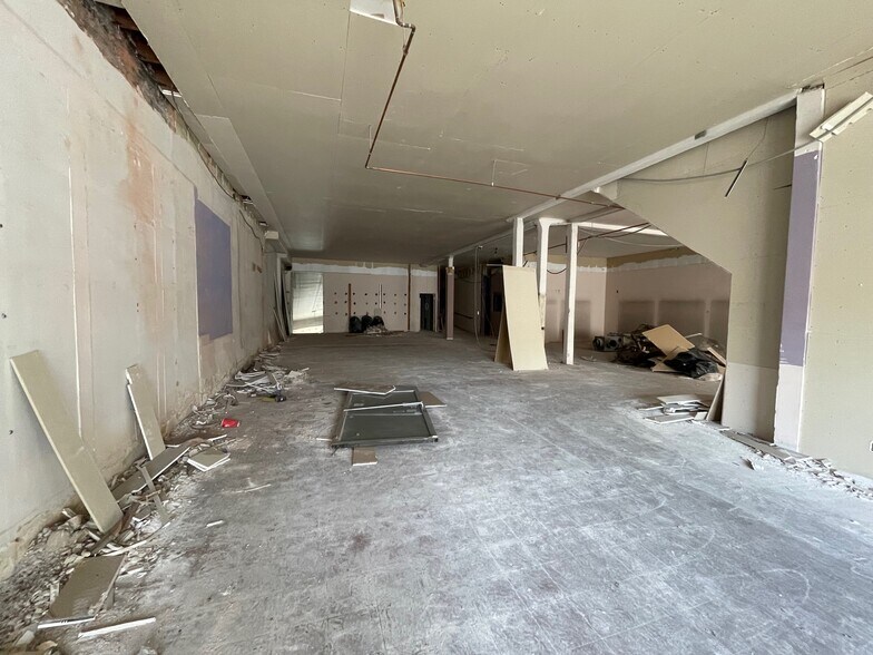 37-41 E Main St, Alhambra, CA for sale - Interior Photo - Image 3 of 10