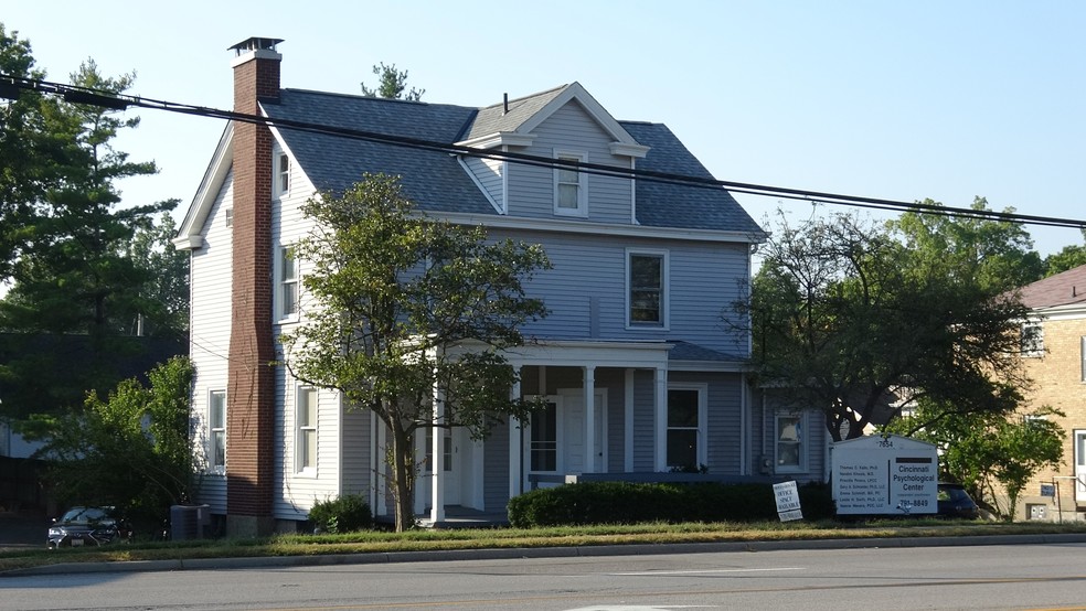 7654 Montgomery Rd, Cincinnati, OH for sale - Primary Photo - Image 1 of 1