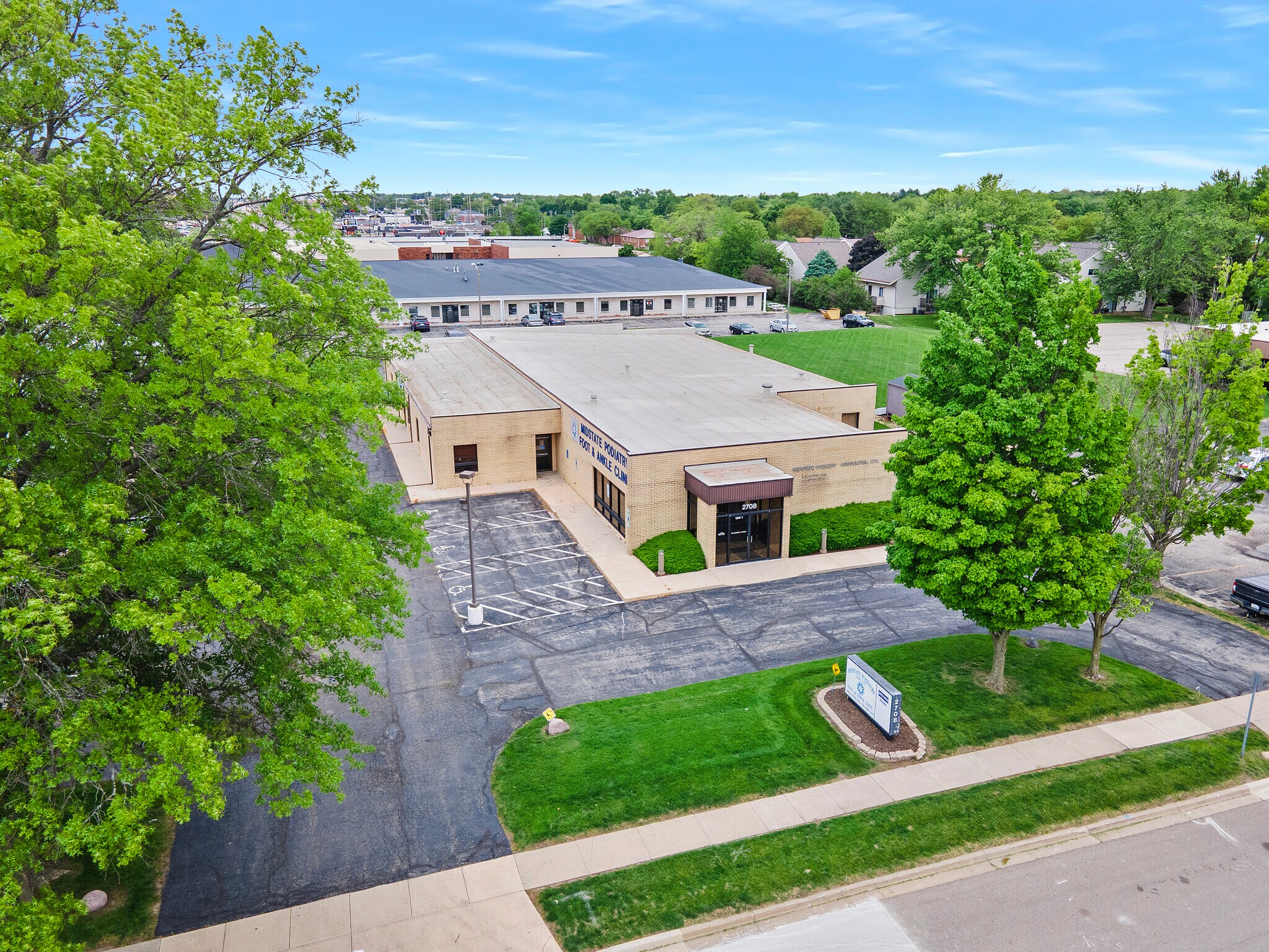 2708 McGraw Dr, Bloomington, IL for sale Building Photo- Image 1 of 33