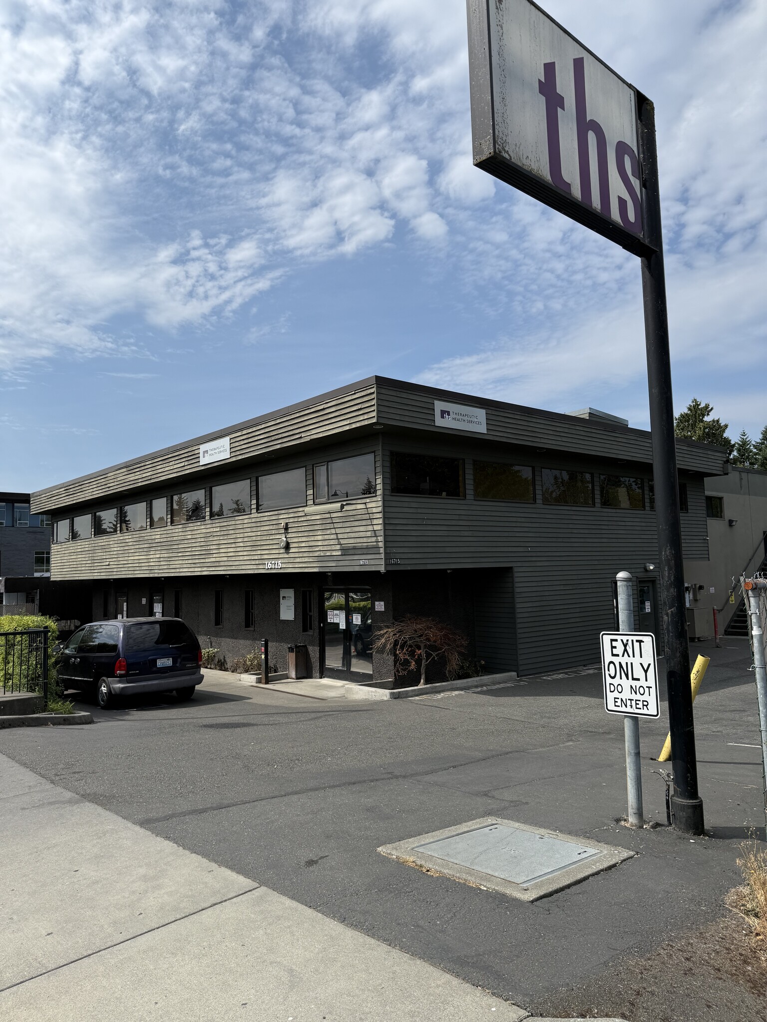 16715 Aurora Ave N, Shoreline, WA for lease Building Photo- Image 1 of 8