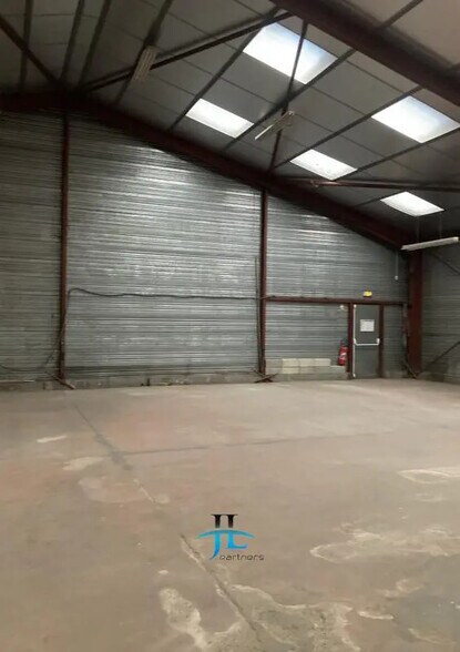 Industrial in Gradignan for lease - Interior Photo - Image 2 of 7