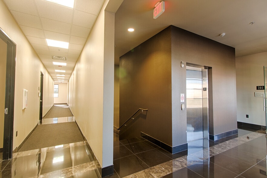 50 S Stephanie St, Henderson, NV for sale - Interior Photo - Image 3 of 17