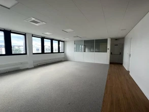 Office in Rueil-Malmaison for lease Interior Photo- Image 2 of 7