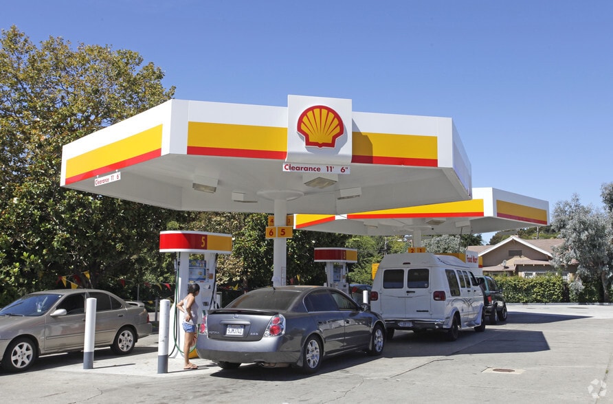 Portfolio portfolio of 4 properties for sale on LoopNet.com - Building Photo - Image 3 of 4