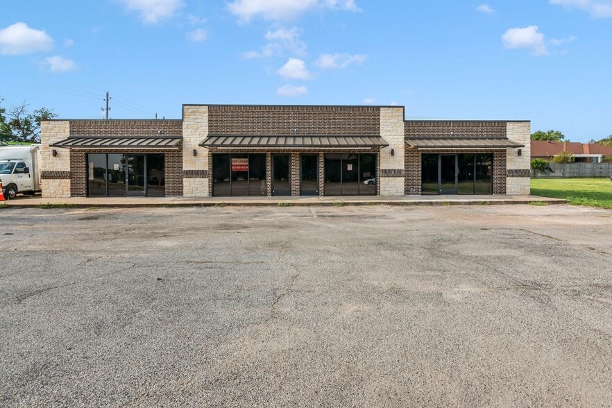 3300 W Park Row, Arlington, TX for lease - Building Photo - Image 2 of 5