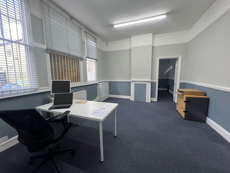 30 Mill St, Bedford for lease - Building Photo - Image 2 of 4