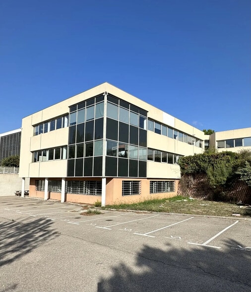 51 Avenue Andre Roussin, Marseille for lease - Building Photo - Image 1 of 5