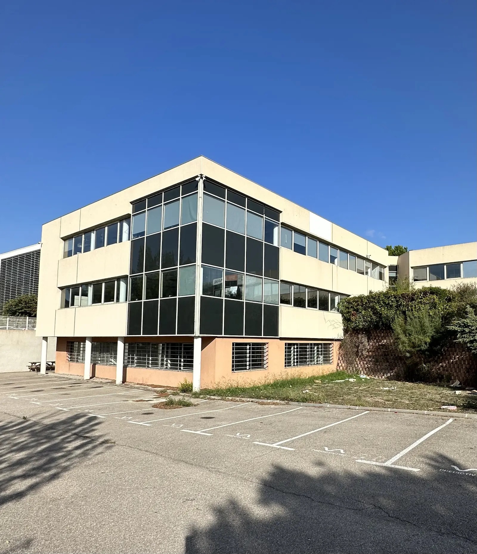 51 Avenue Andre Roussin, Marseille for lease Building Photo- Image 1 of 6