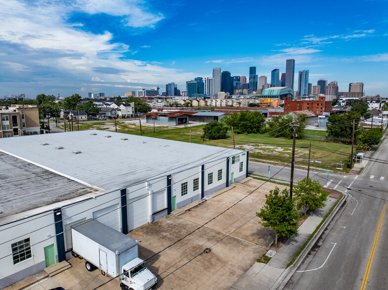 2802 Canal St, Houston, TX for lease - Building Photo - Image 3 of 10