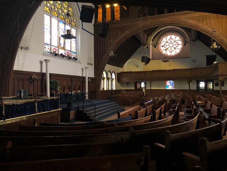 5507-5517 Market Sq, Philadelphia, PA for lease - Interior Photo - Image 2 of 5