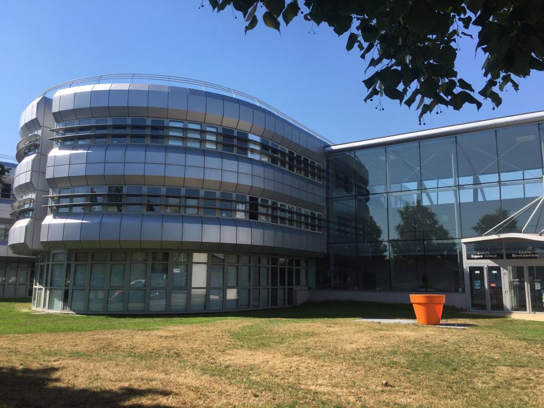 Office in Poissy for lease Building Photo- Image 1 of 32