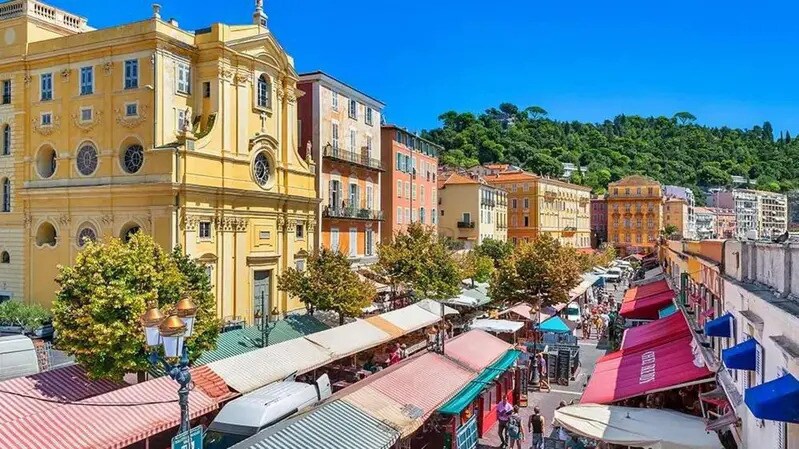 Retail in Nice for sale Building Photo- Image 1 of 2