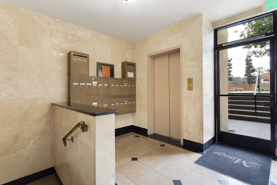 947 W 30th St, Los Angeles, CA for sale - Building Photo - Image 3 of 9