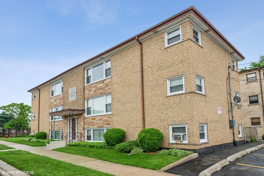 7327 W Diversey Ave, Elmwood Park, IL 60707