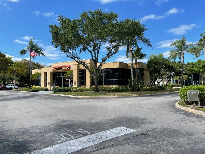 3401 S University Dr, Davie, FL for lease - Building Photo - Image 1 of 8