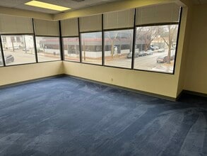 24303 Walnut St, Santa Clarita, CA for lease Interior Photo- Image 2 of 7