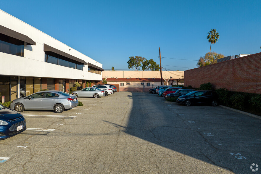 408 S Pasadena Ave, Pasadena, CA for lease - Building Photo - Image 3 of 14