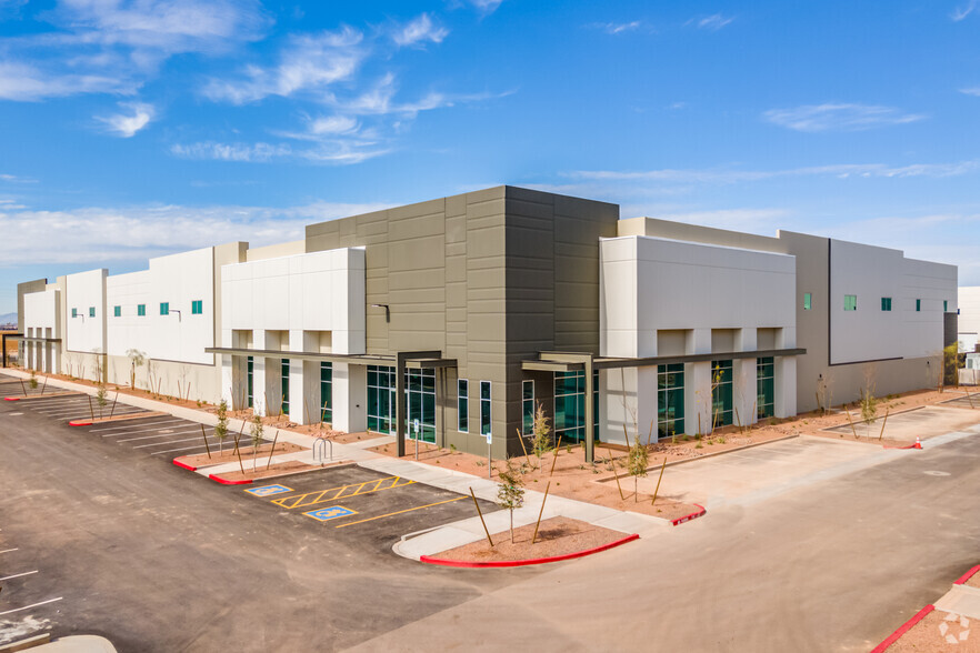 855 N 107th Ave, Avondale, AZ for lease - Primary Photo - Image 1 of 8