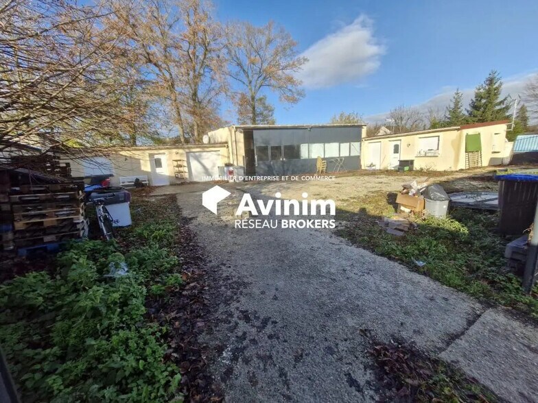 Industrial in Claye-Souilly for lease - Building Photo - Image 1 of 9