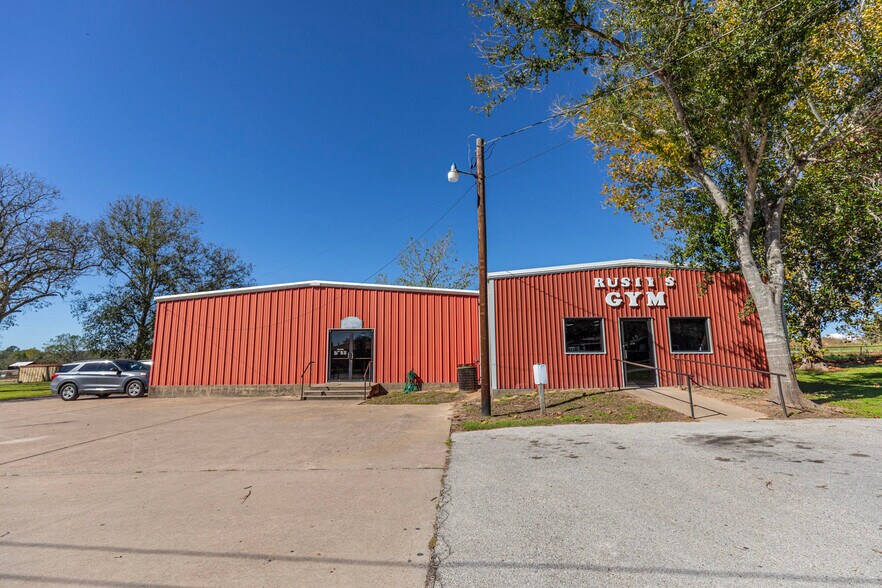 1104 S Masonic St, Bellville, TX for sale - Building Photo - Image 2 of 20