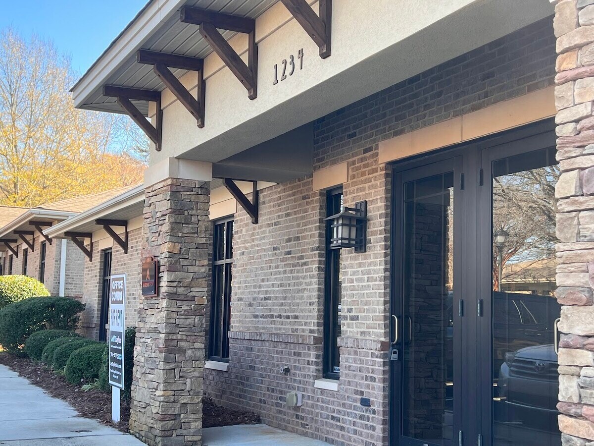 1234 Mann Dr, Matthews, NC 28105