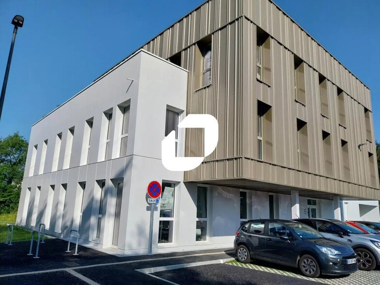 Office in Treillières for sale - Building Photo - Image 1 of 15