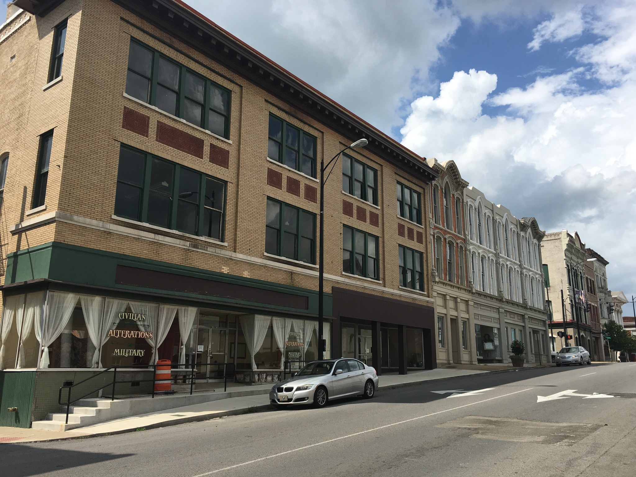 709 S Main St, Hopkinsville, KY for sale Primary Photo- Image 1 of 1