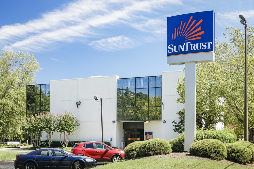 500 E Elm St, Rockmart, GA for lease - Primary Photo - Image 1 of 6