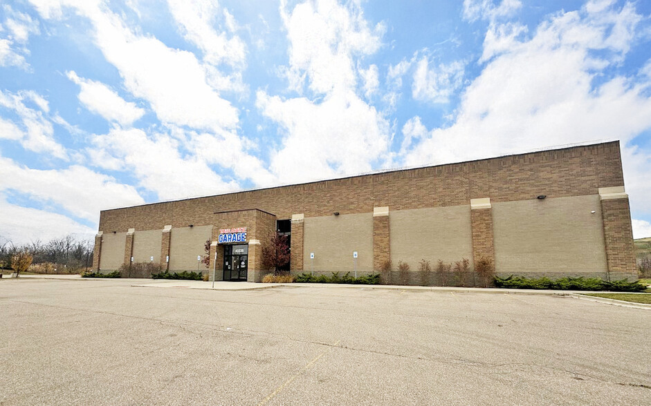 43335 Michigan Ave, Canton, MI for sale - Building Photo - Image 1 of 18