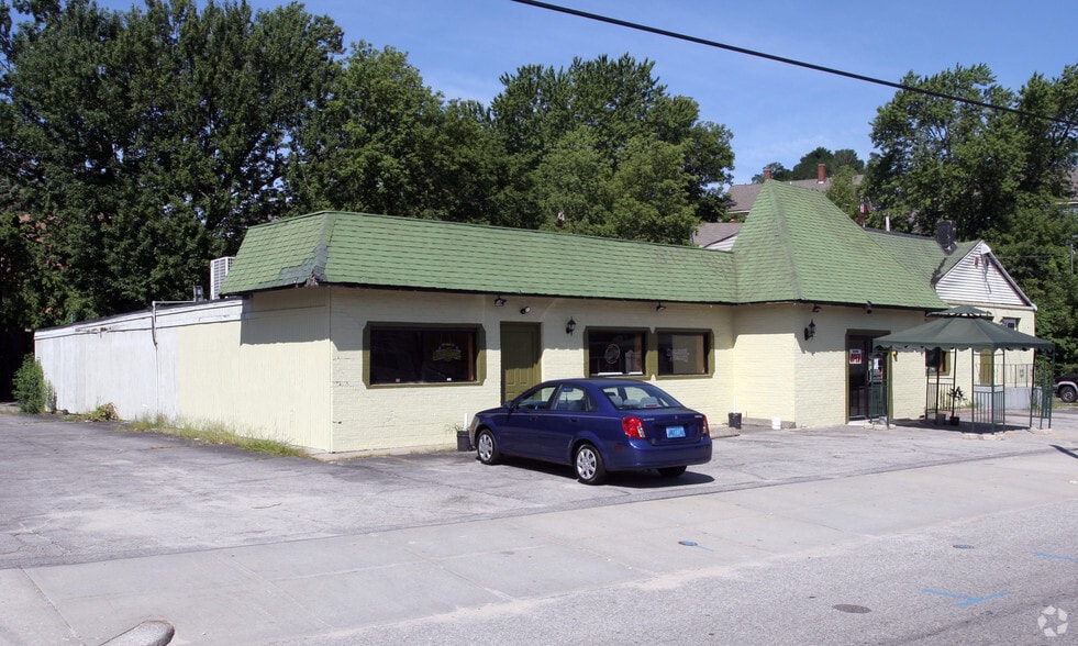754 Front St, Woonsocket, RI for lease - Building Photo - Image 2 of 88