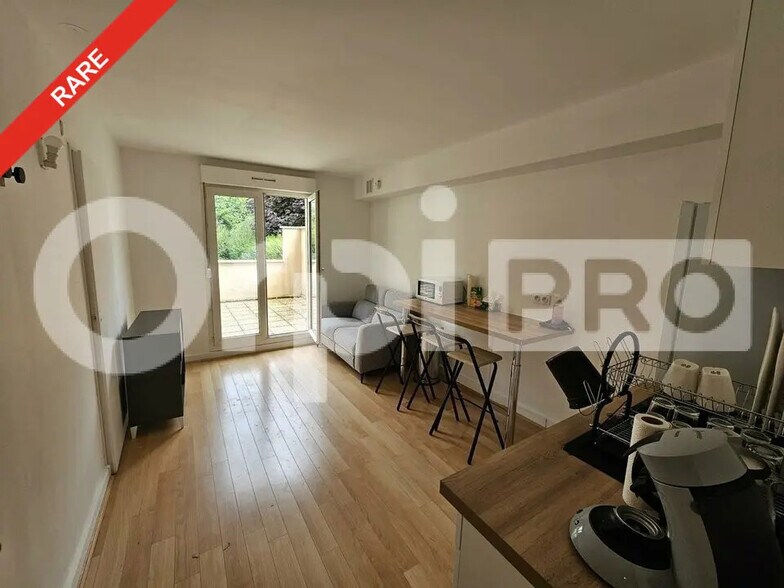 Retail in Melun for lease - Interior Photo - Image 3 of 8