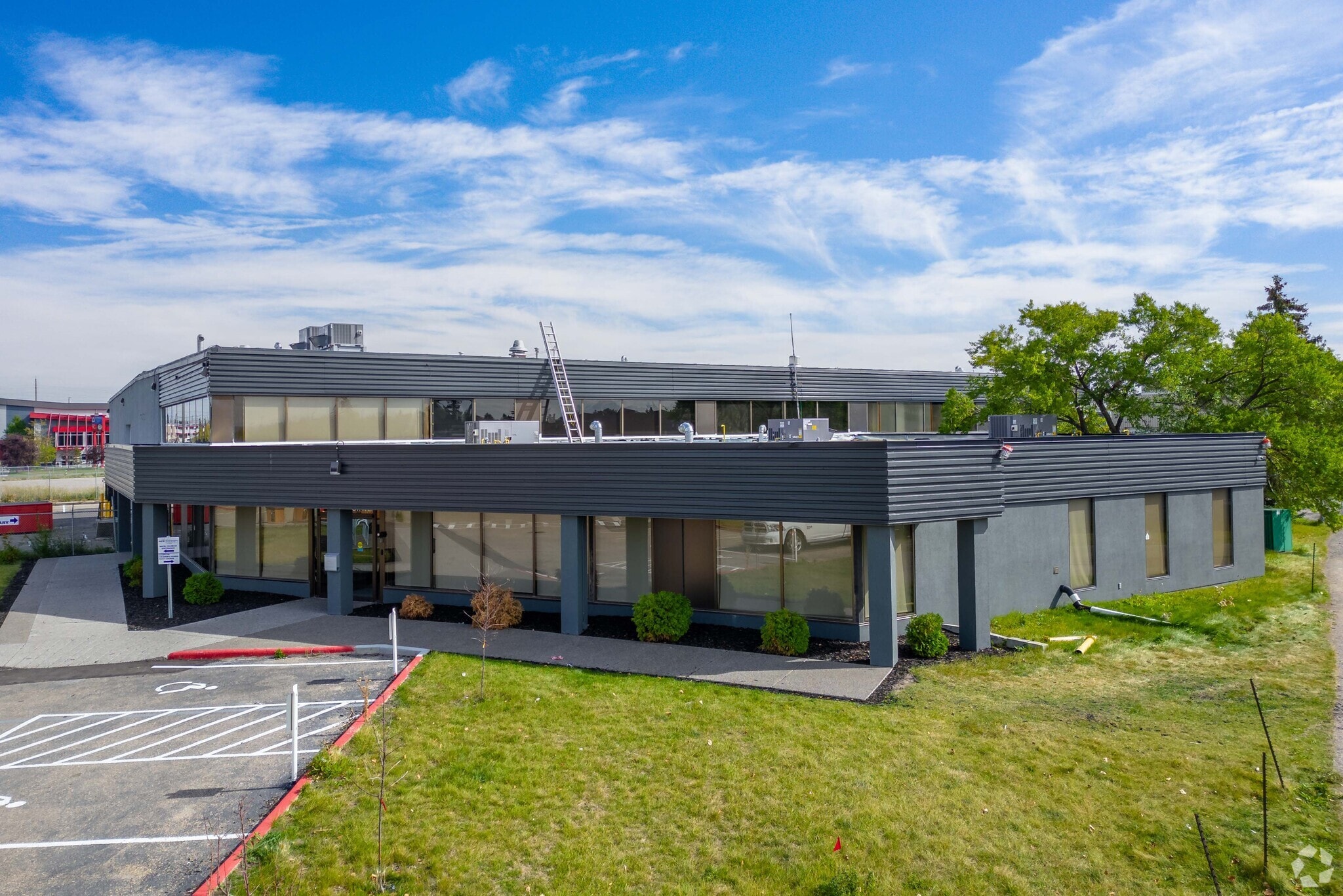 2620 22nd St NE, Calgary, AB for sale Primary Photo- Image 1 of 1