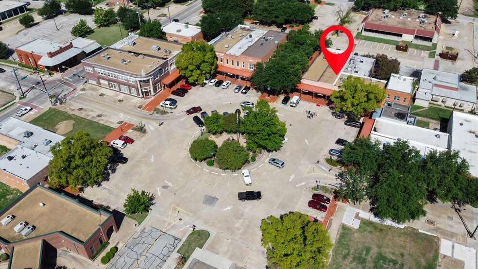 189 Historic Town Sq, Lancaster, TX for sale - Building Photo - Image 2 of 30