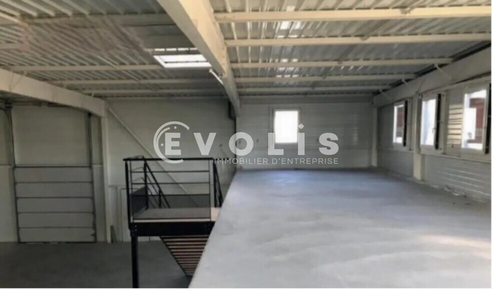 Flex in Piolenc for sale - Building Photo - Image 2 of 8