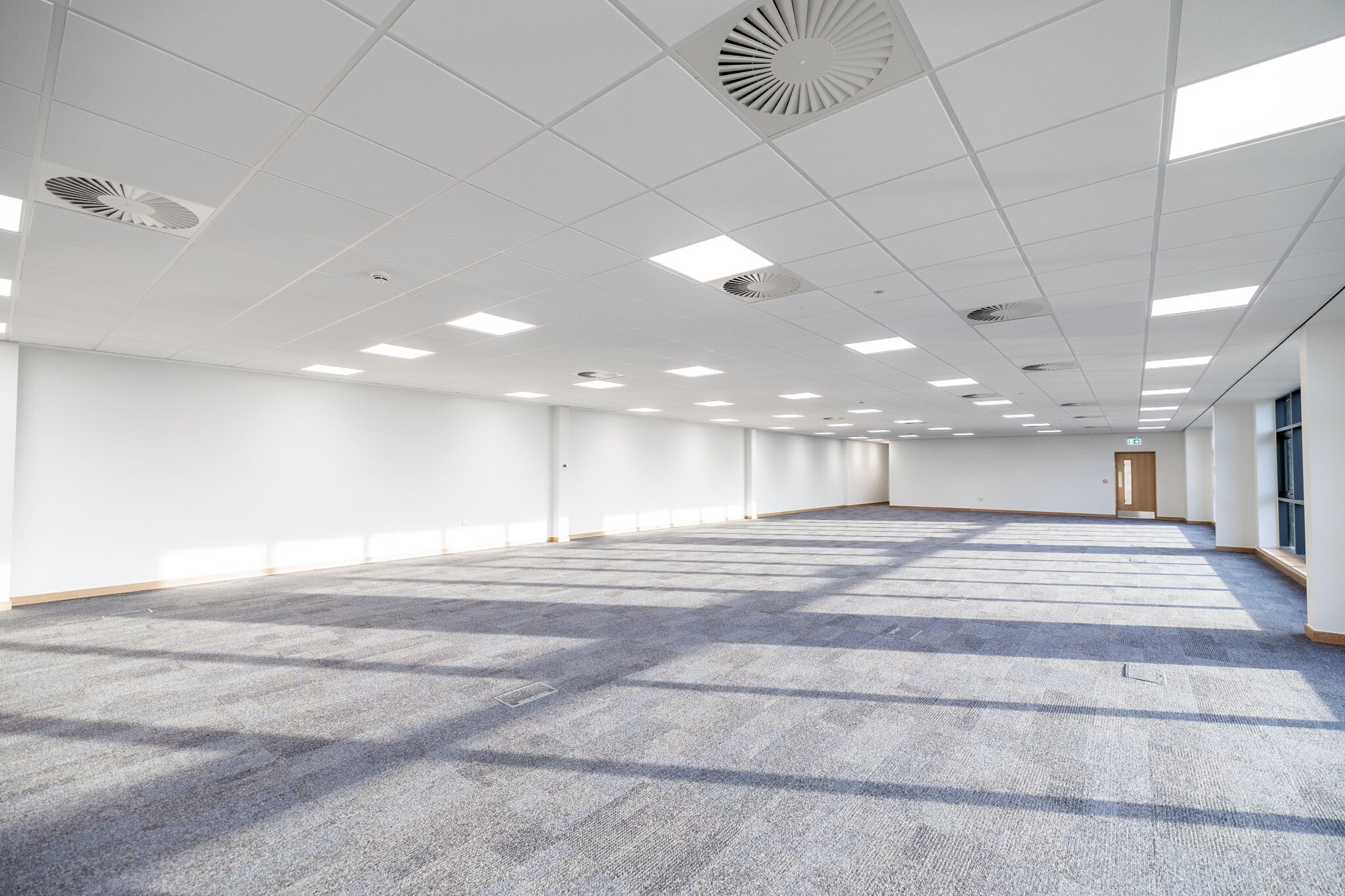 Severn Rd, Bristol for lease Interior Photo- Image 1 of 2