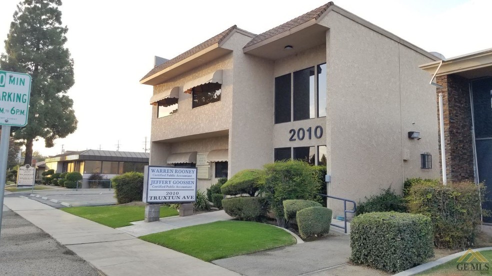 2010 Truxtun Ave, Bakersfield, CA for sale - Building Photo - Image 1 of 1