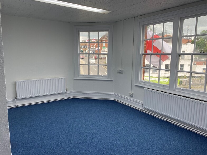 50 The St, Ashtead for lease - Interior Photo - Image 2 of 6