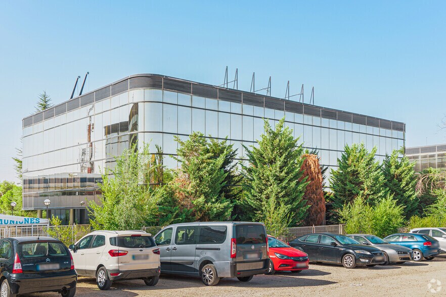 Office in Villaviciosa de Odón, Madrid for lease - Primary Photo - Image 2 of 19