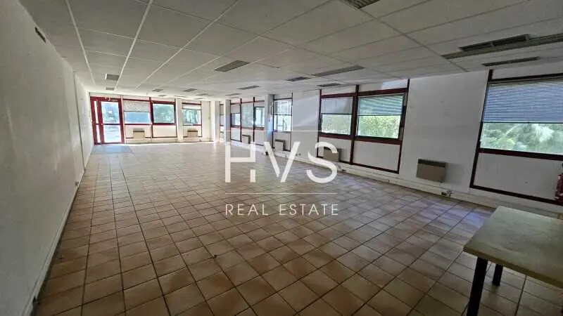 Office in Meyreuil for lease - Interior Photo - Image 1 of 7