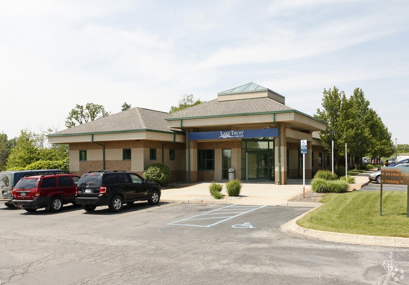 1700 W Highland Rd, Howell, MI for sale - Building Photo - Image 1 of 1