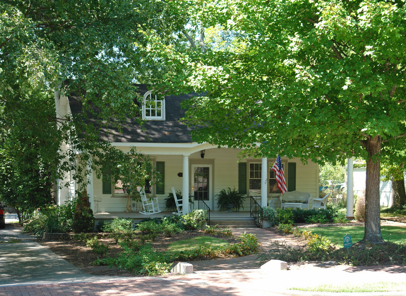 1124 Canton St, Roswell, GA for sale - Primary Photo - Image 1 of 1