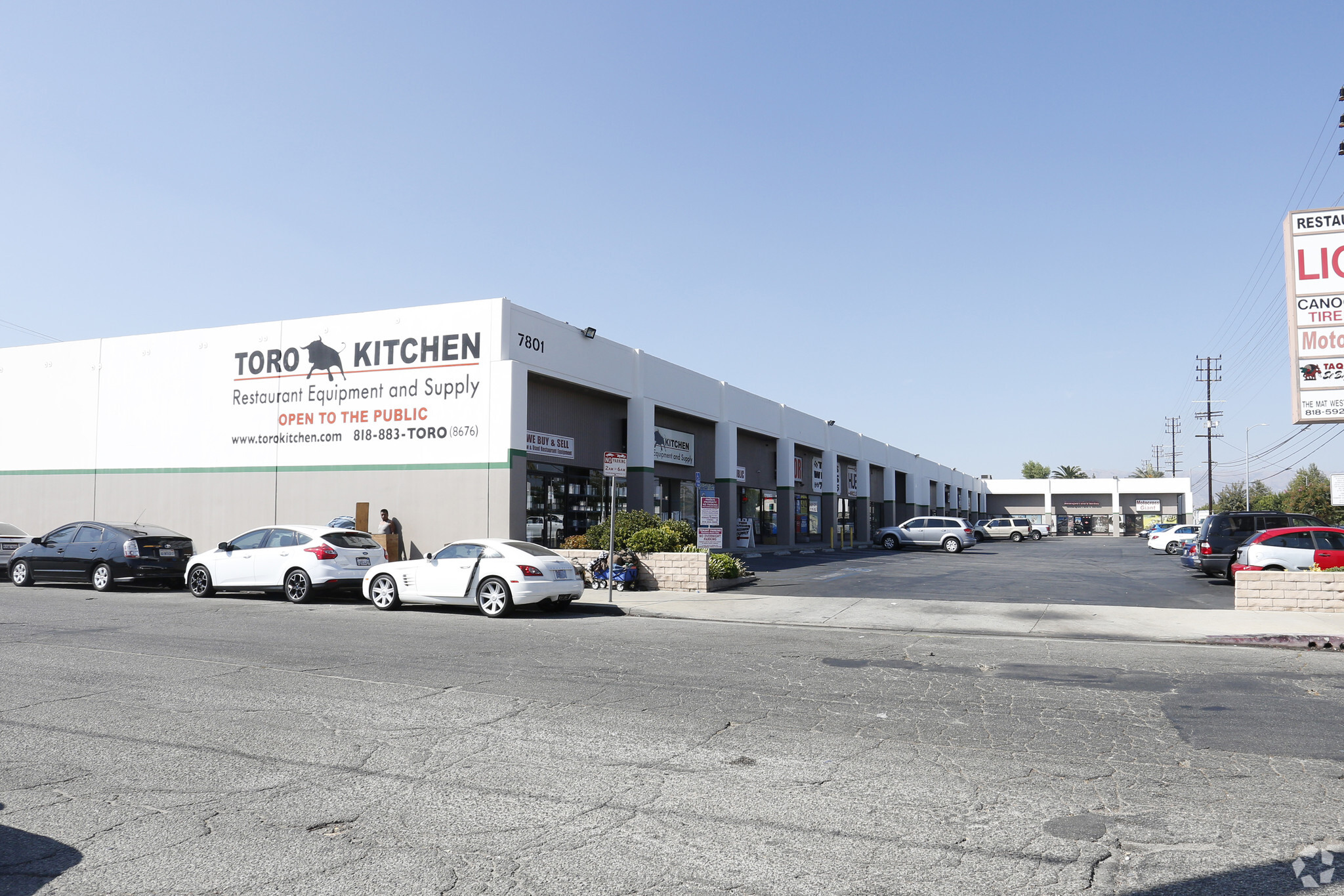 7801 Canoga Ave, Canoga Park, CA for lease Primary Photo- Image 1 of 5