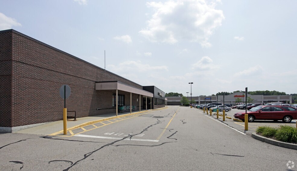 280 Winthrop St, Taunton, MA 02780