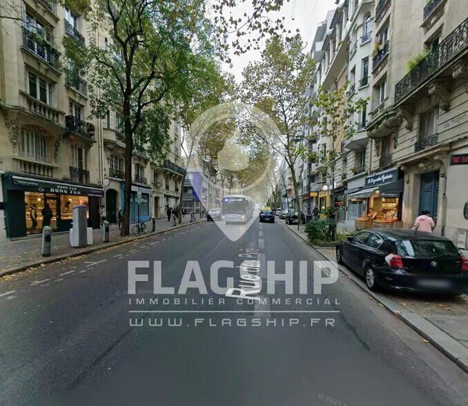 Retail in Paris for lease - Building Photo - Image 3 of 3