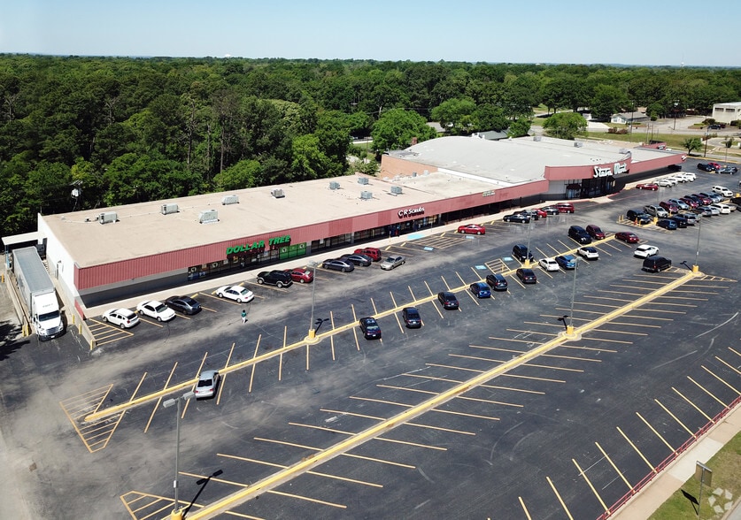 2105-2215 S Broadway Ave, Tyler, TX for sale - Primary Photo - Image 1 of 1