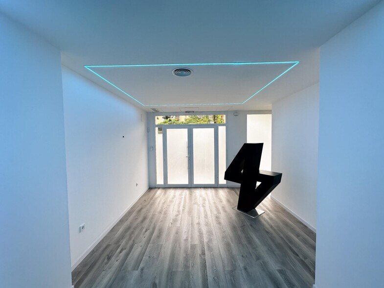 Retail in València, Valencia for sale - Building Photo - Image 2 of 24