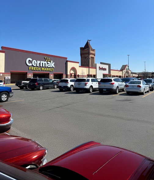 4601-4779 W Cermak Rd, Cicero, IL for lease - Building Photo - Image 1 of 14