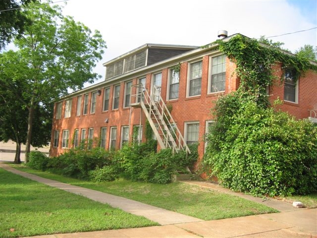 801 N Sycamore St, Palestine, TX for sale - Building Photo - Image 1 of 1